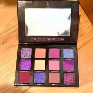 Menagerie Cosmetics "Flight Club" eyeshadow palette